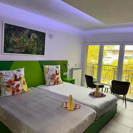 بيت ضيافة бутик ресторант брасери и релакс зона сажитариус كيوستينديل